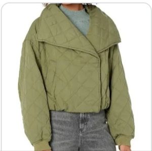 NWT BLANK NYC Cropped Quilted Jacket. Size L